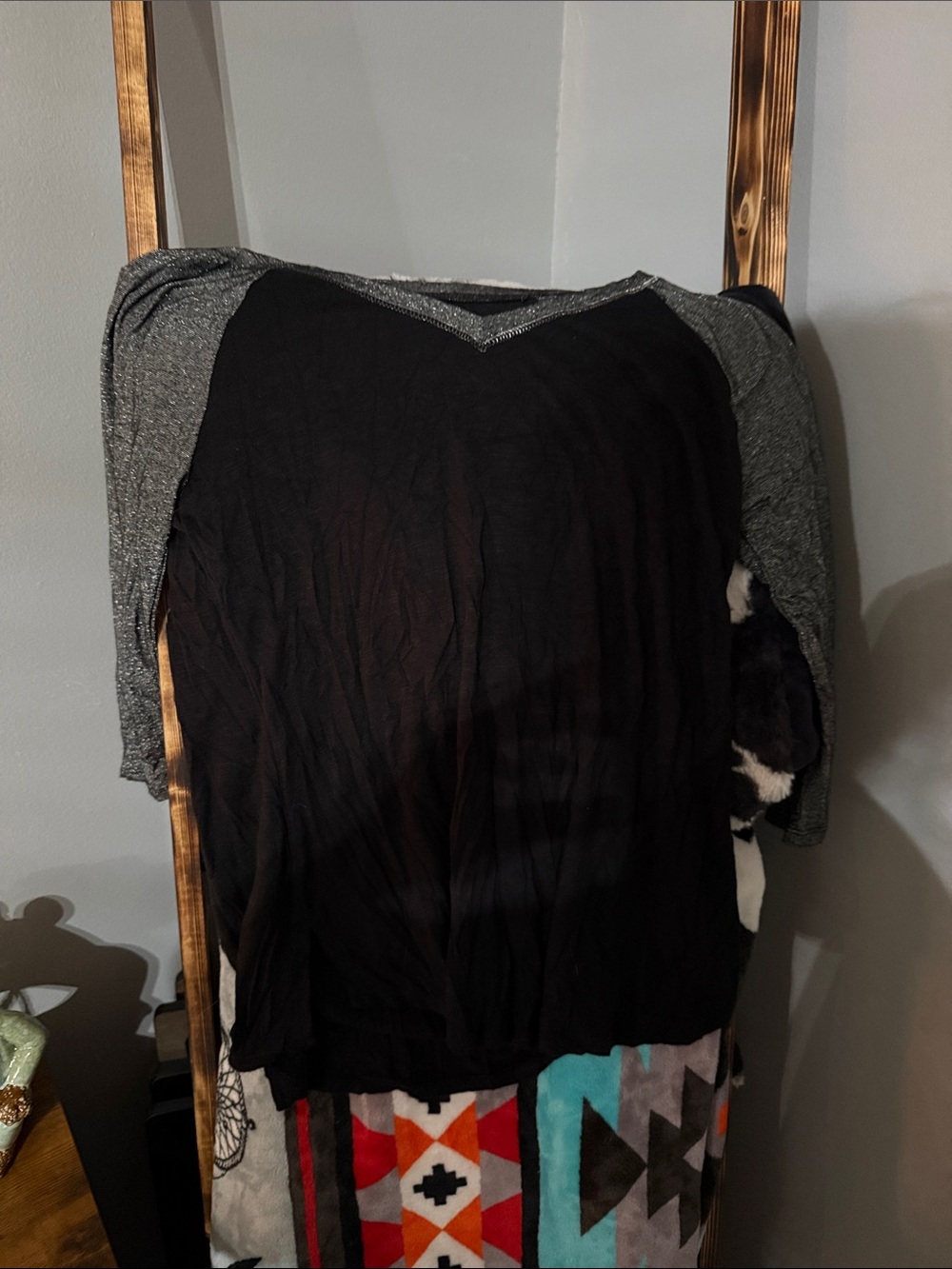 Maurices Black Body with Heather Gray Raglan Long-Sleeve Top